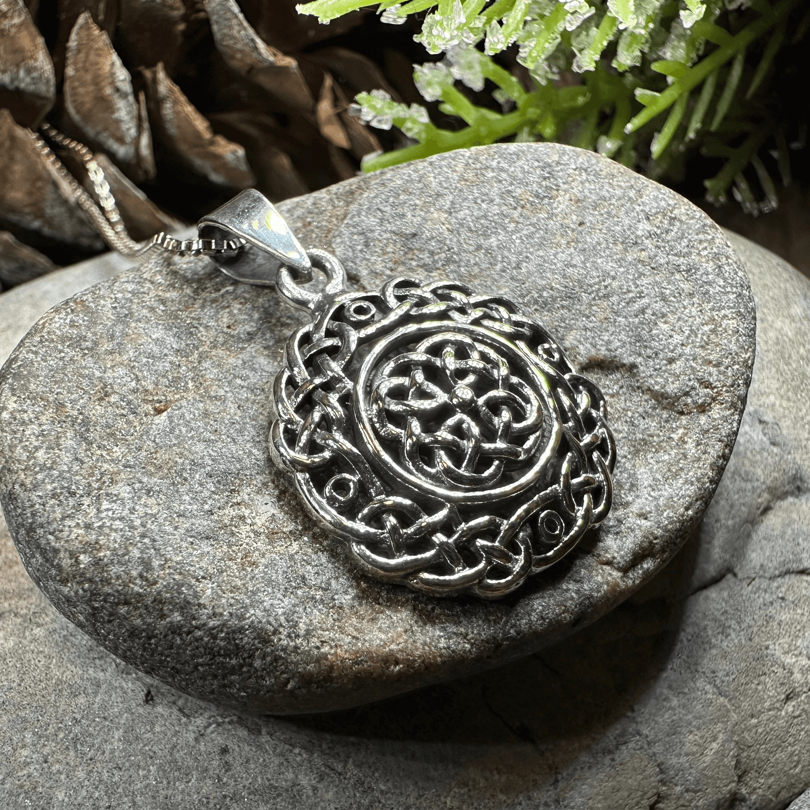 Laidley Celtic Knot Necklace - 18
