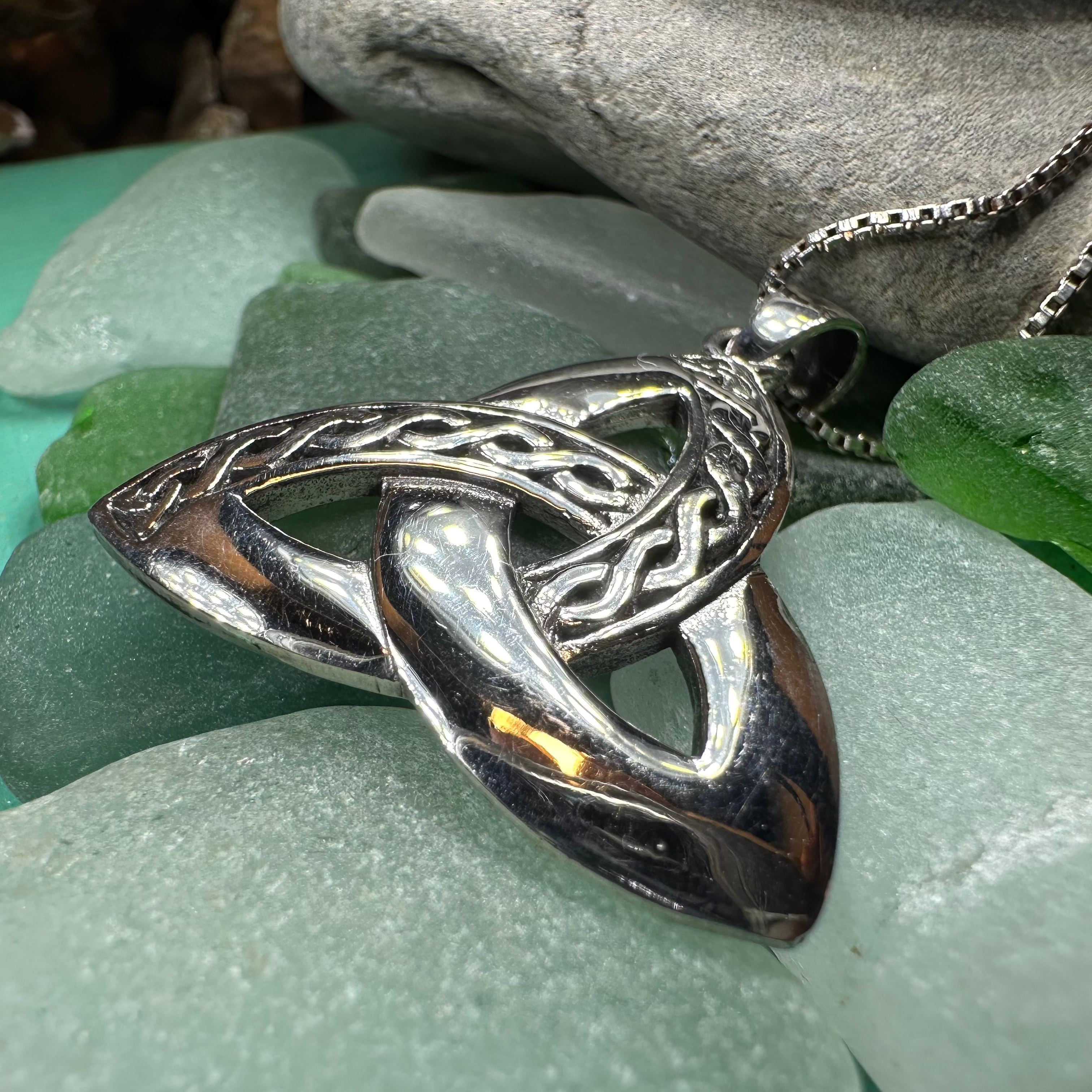 Vafara Triquetra Knot Necklace