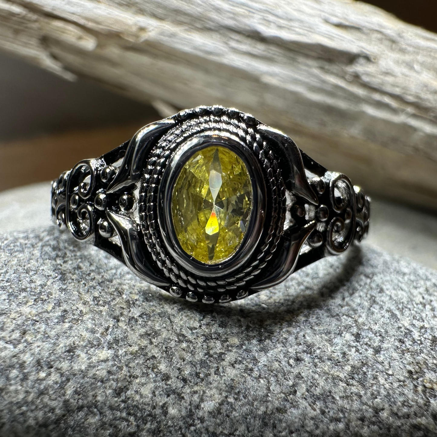 Romantic Celtic Knot Ring