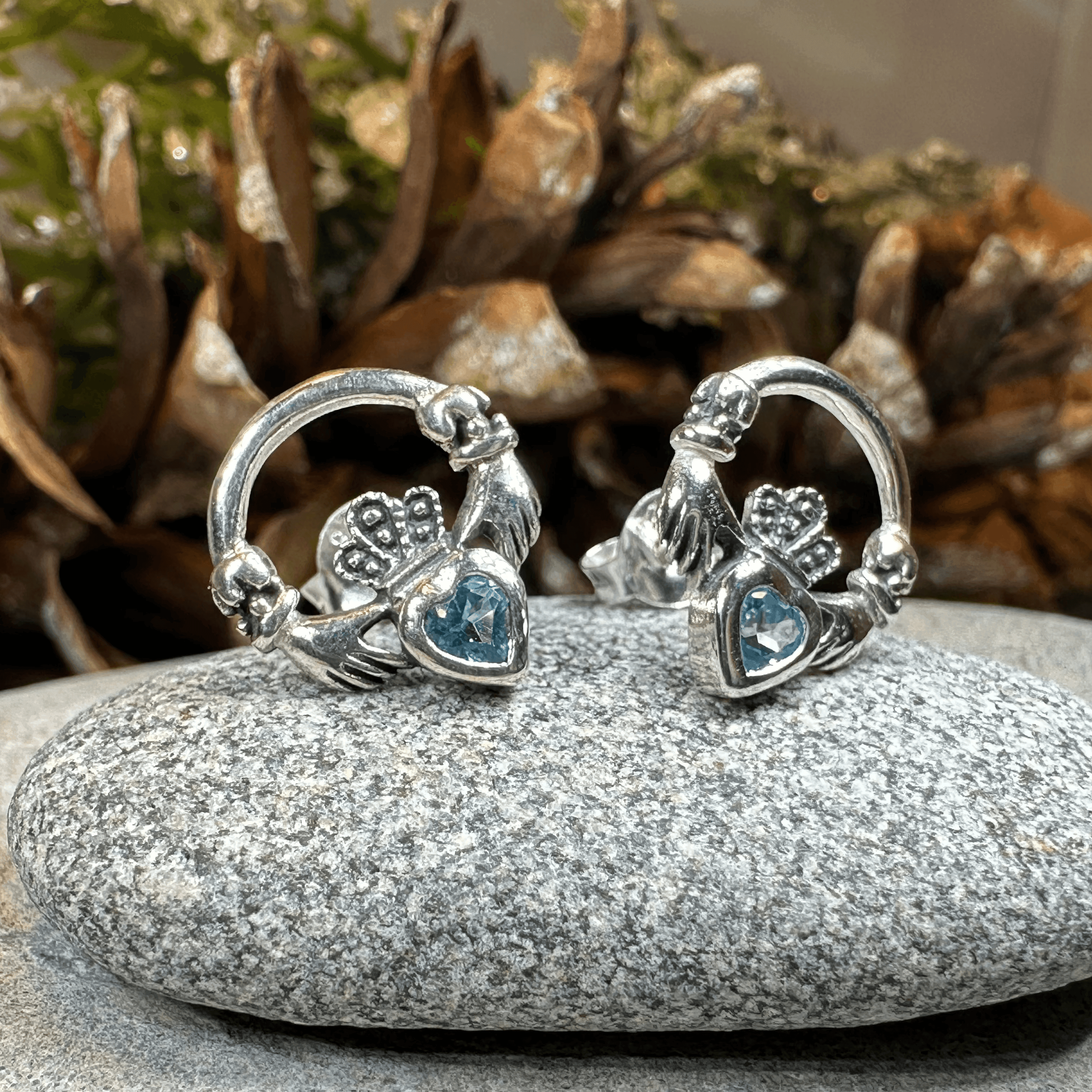 Cheerful Claddagh Earrings - Garnet