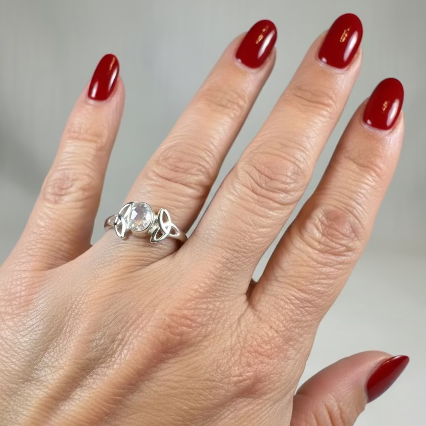 Cordelia Trinity Knot Ring