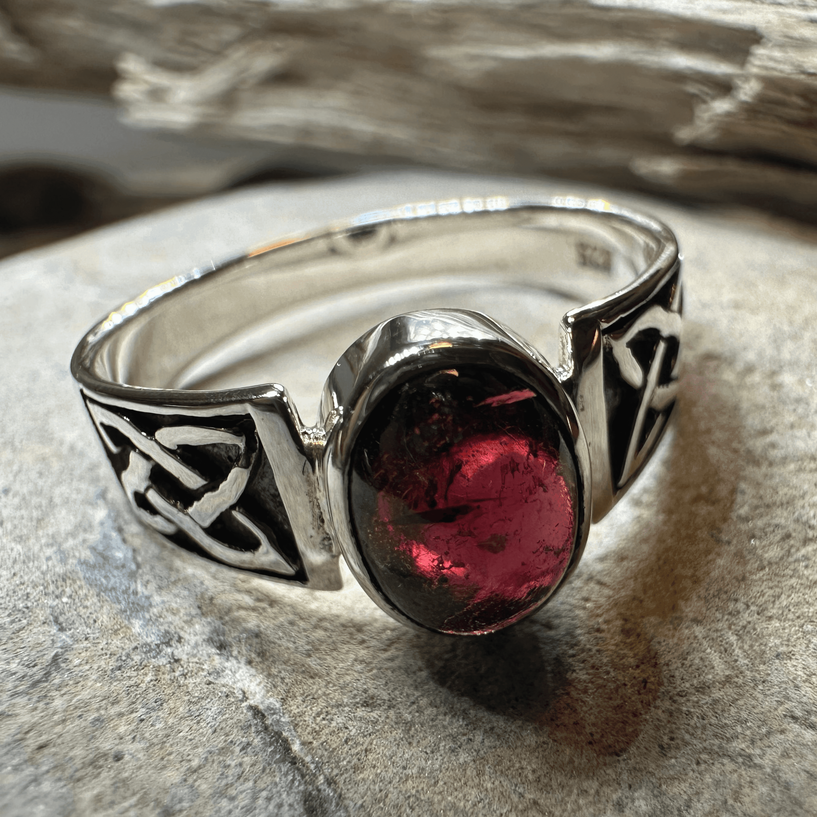 Syra Celtic Knot Ring - 5 / Garnet