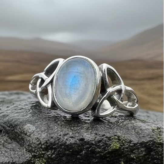 Nina Celtic Knot Ring