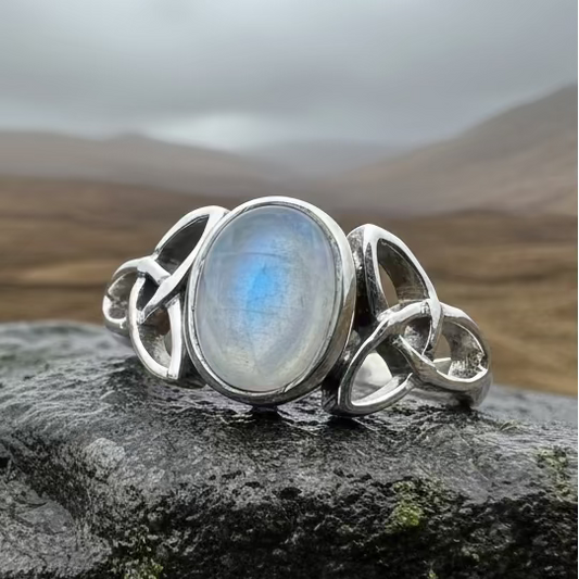 Nina Celtic Knot Ring