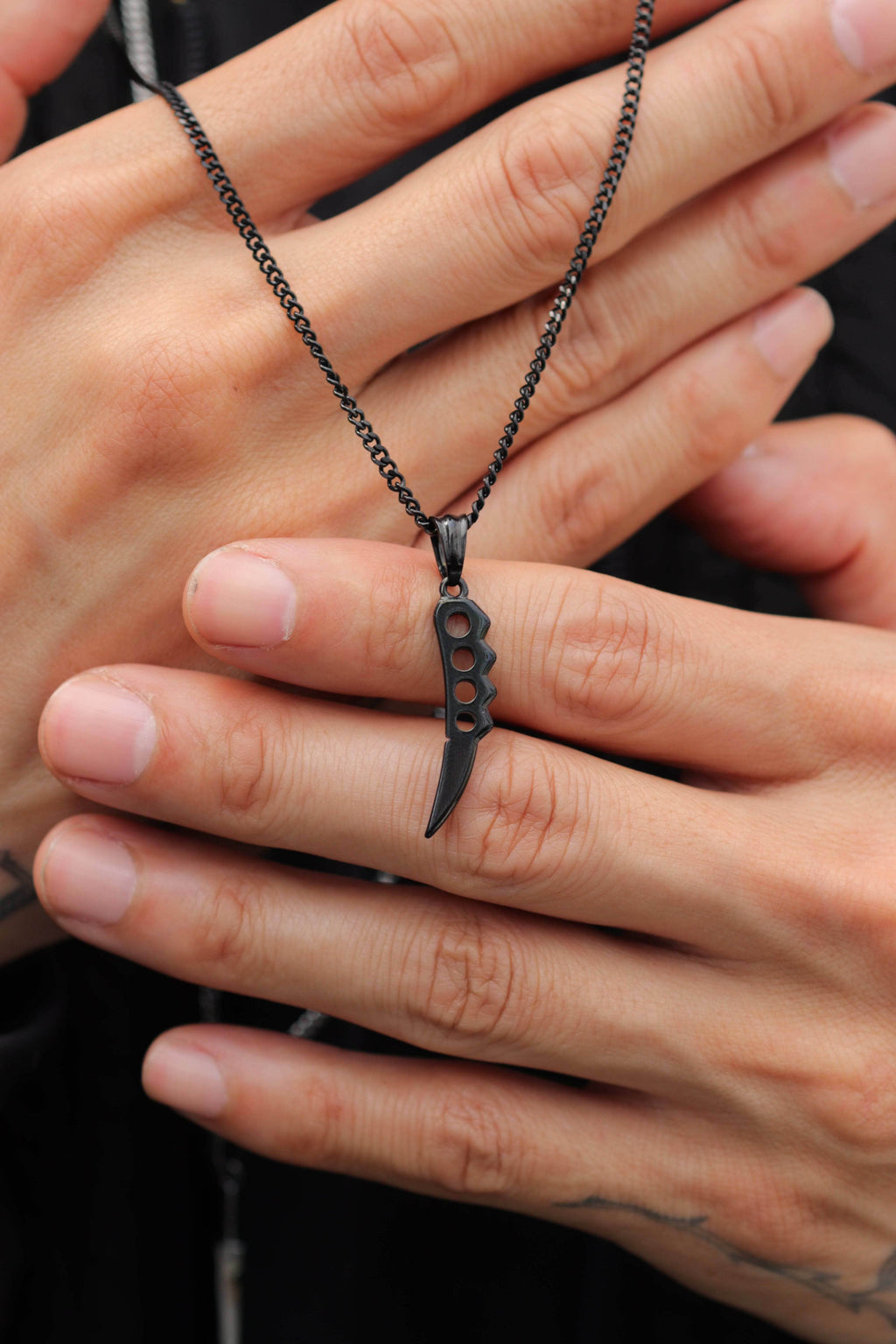 Naruto™ Asuma's Chakra Blade Necklace - Black