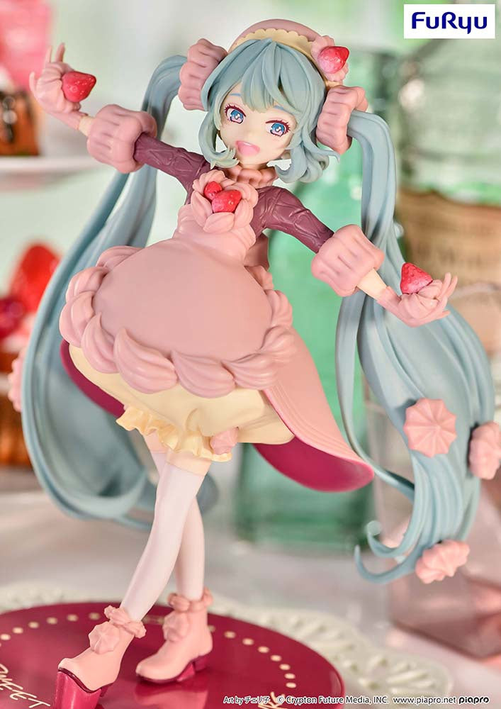 Sweetsweets Series Figure Hatsune Miku Strawberry Chocolate Short