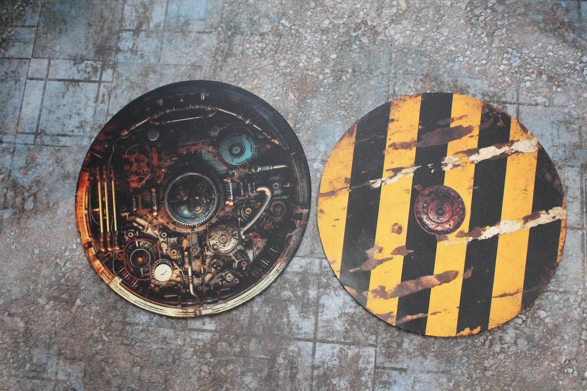 Warhammer 40k and AoS4 Neoprene Objective Markers - Hazard Stripes and Gears - Set of 6