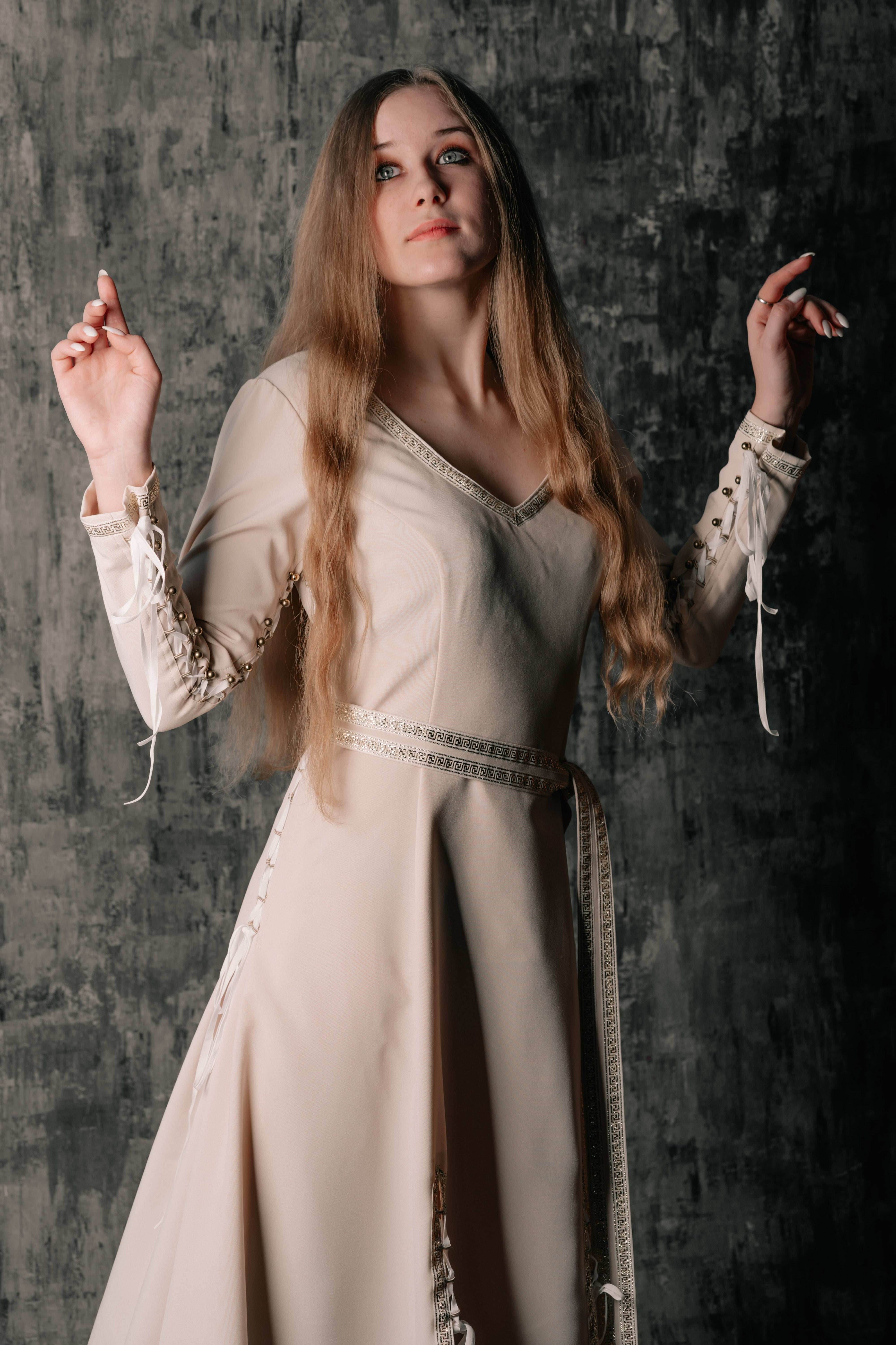 Elegant Lace-Up Beige Dres - S / Beige