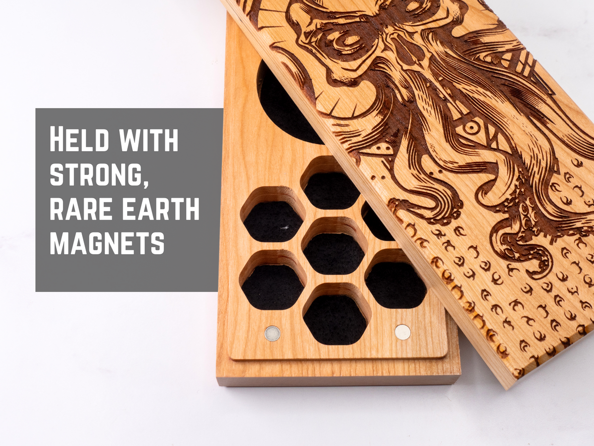 Cthulhu Rising | Engraved Dual Hex Dice Vault