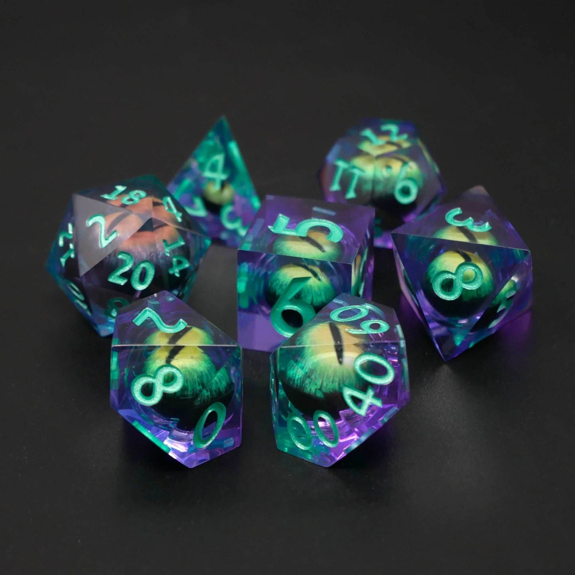 1d6 Moving Eye Sharp Edge DnD Dice | Acrylic RPG Gaming Dice - Cthulhu's Eye