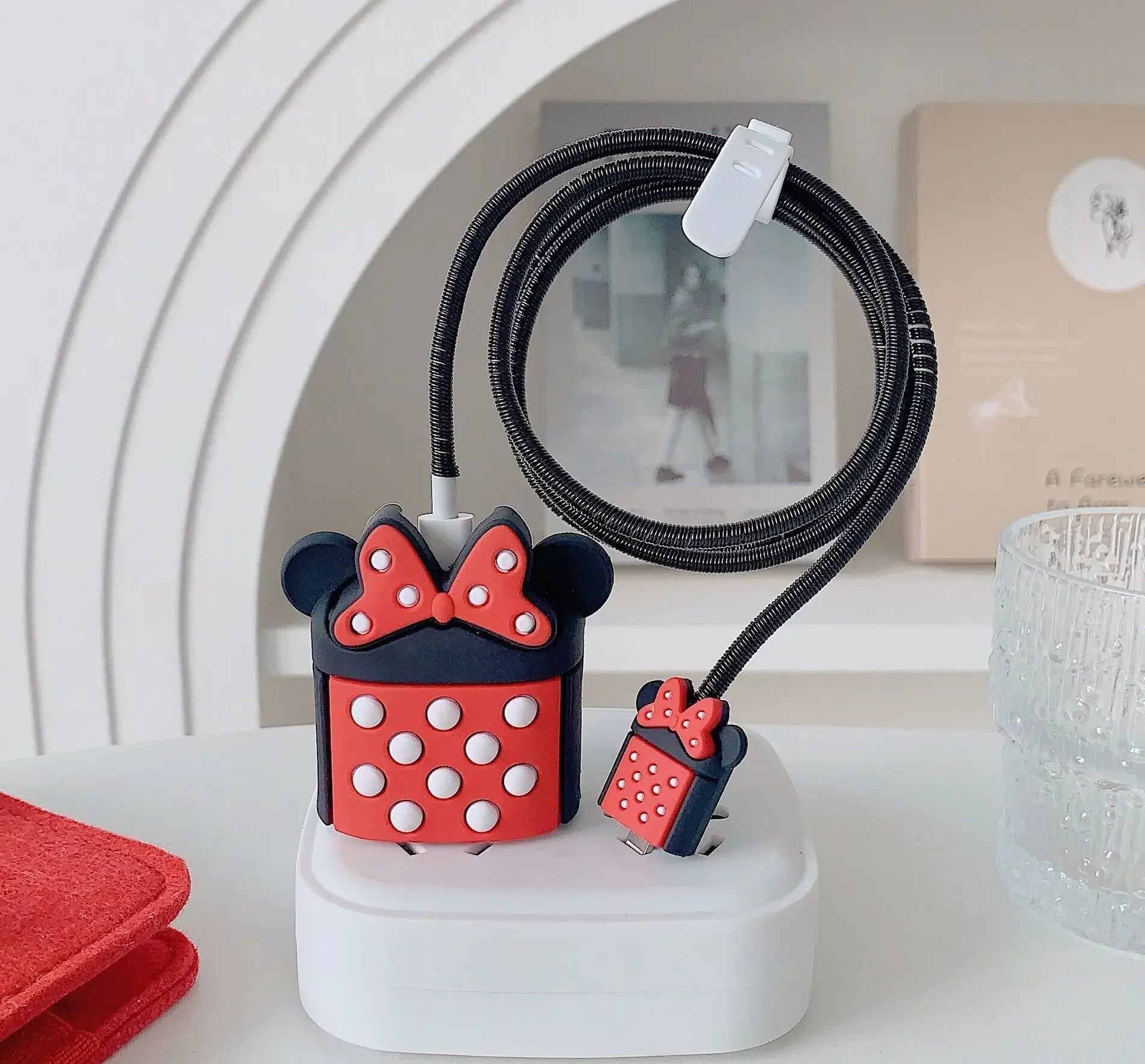 4Pcs/Set  Cute 3D Cartoon Set Cable Protector for iPhone / iPad 18W/20W Charger Case Phone Wire Cord Organizers for iPhone 14 15