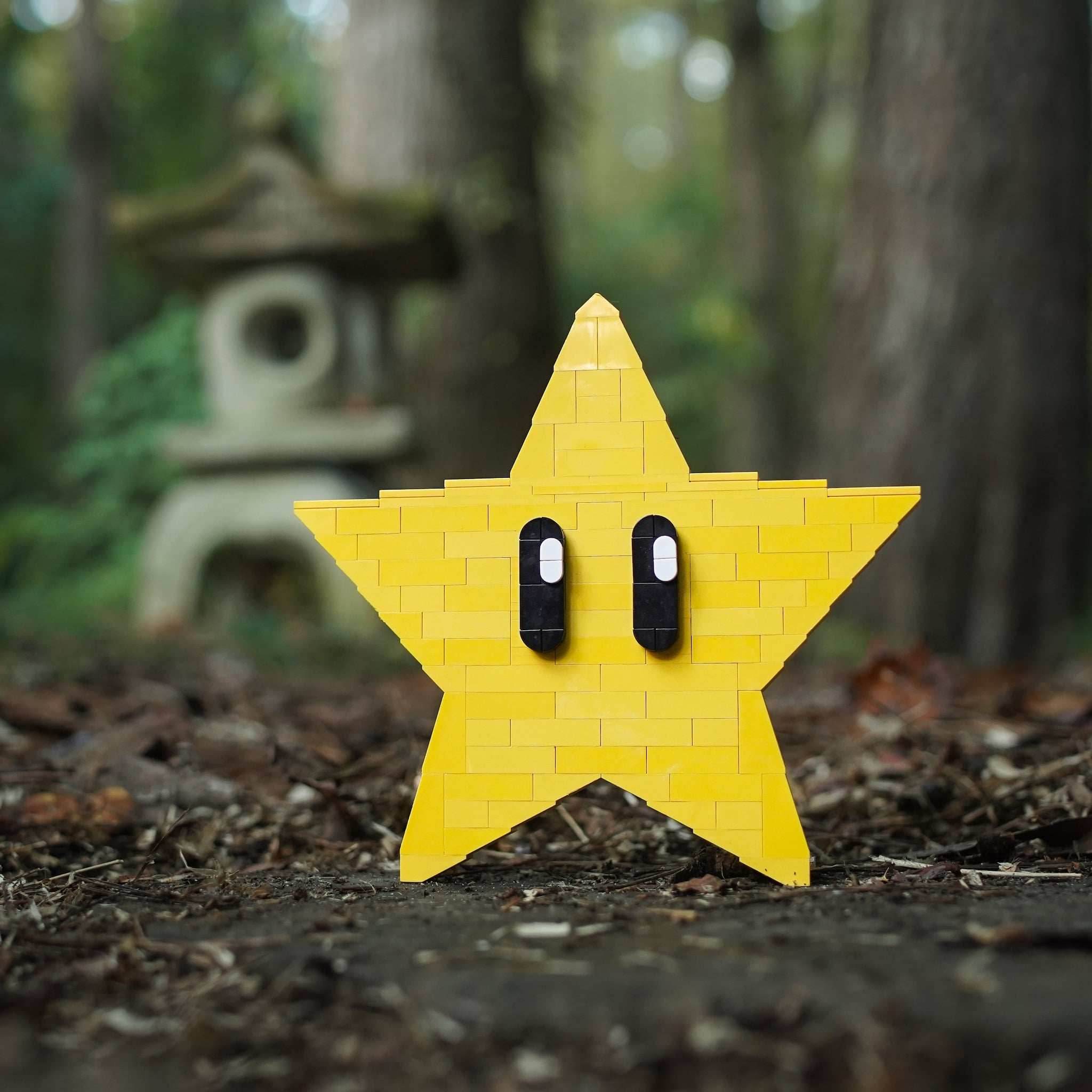 Life-Sized Yellow Star - Bricks & Instructions