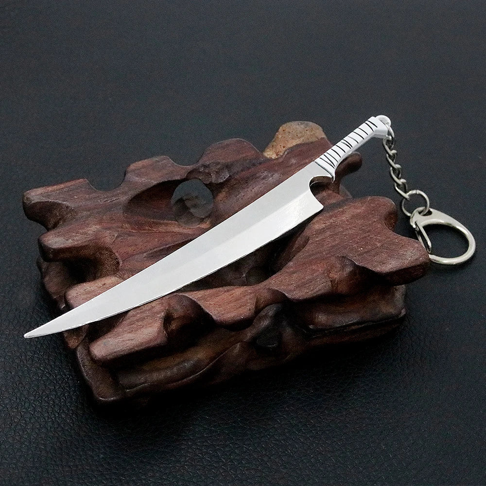 Anime BLEACH: Thousand-Year Blood War Keychains Kurosaki Ichigo Zangetsu Weapon Pendant Keyring Key Chain For Men Cool Jewelry