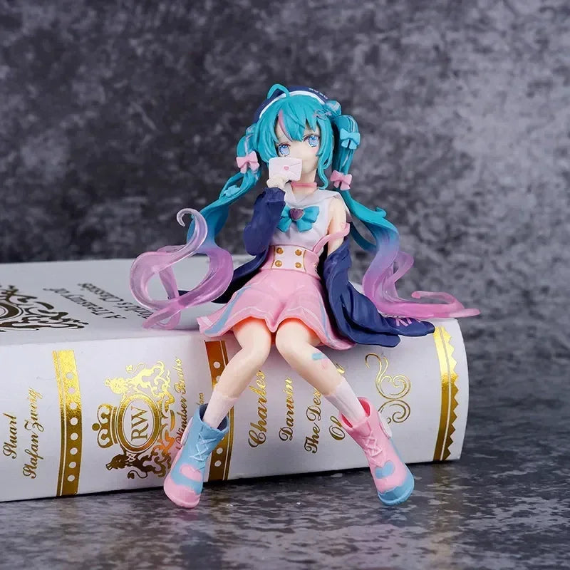 Anime Figure Collection: Hatsune Miku Statue Figurines and Case Widget