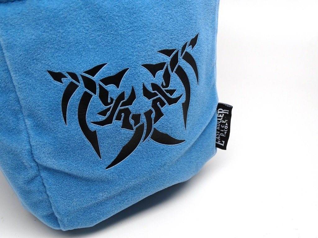 Assassin's Blades Reversible Microfiber Self-Standing Large Dice Bag - 