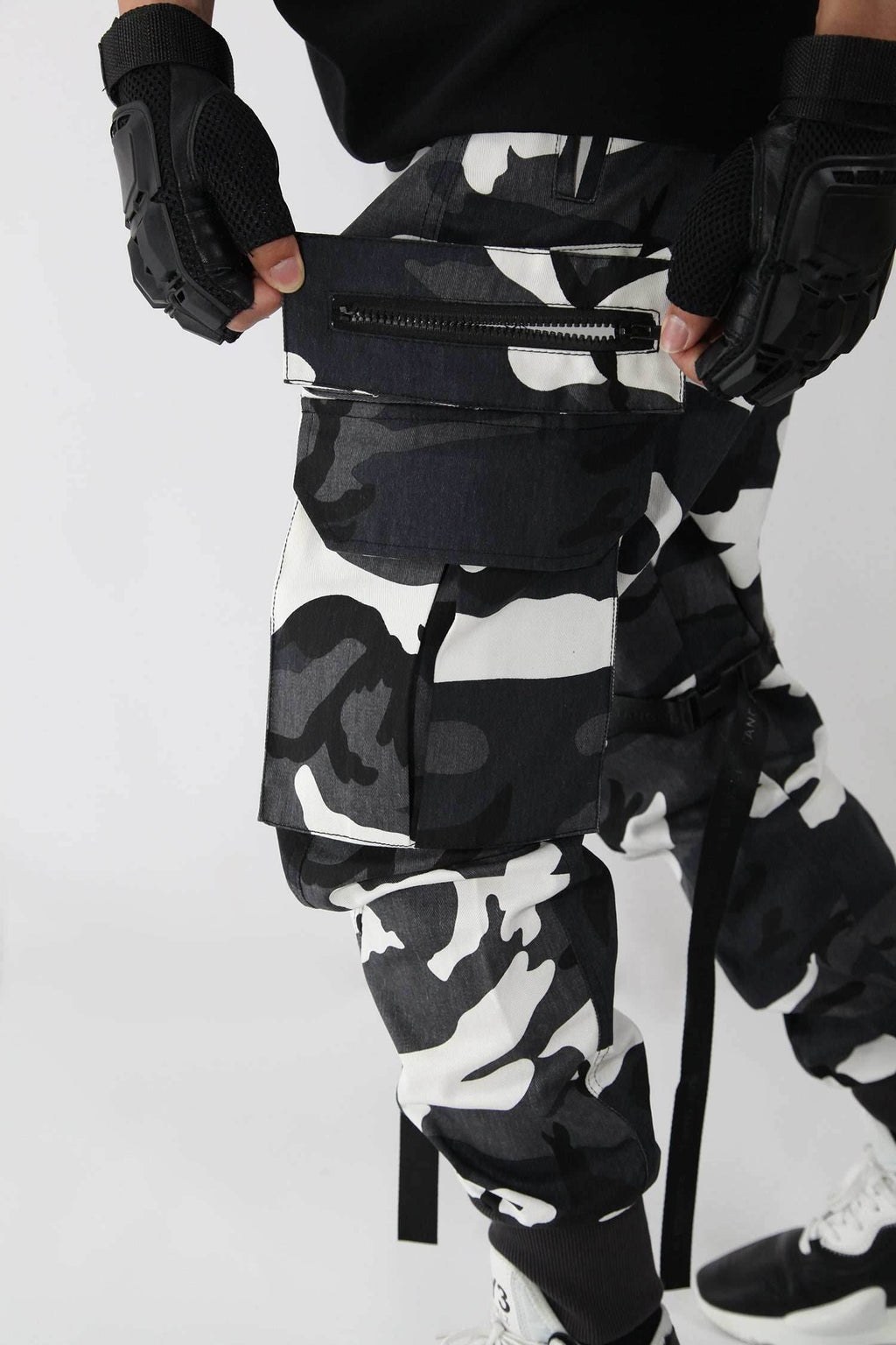 IBP1828 Noble Cargo Pants - Black / S