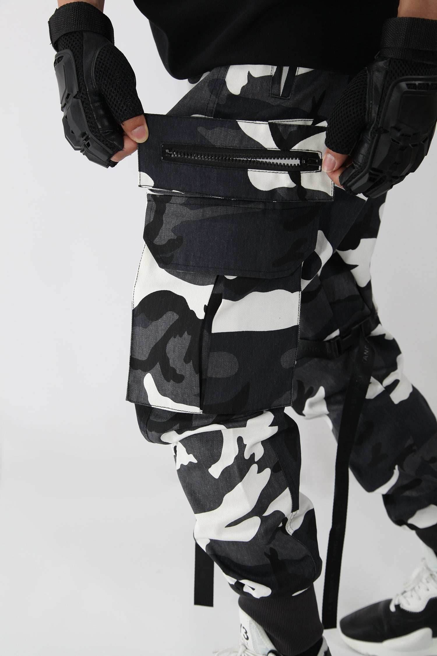 IBP1828 Noble Cargo Pants - Black / S