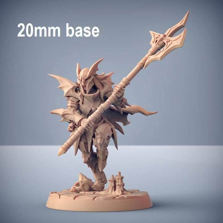 Bloodhunt Knight: Sculpt E (Female Vampire Soldier) - With Helmet / Large Sword
