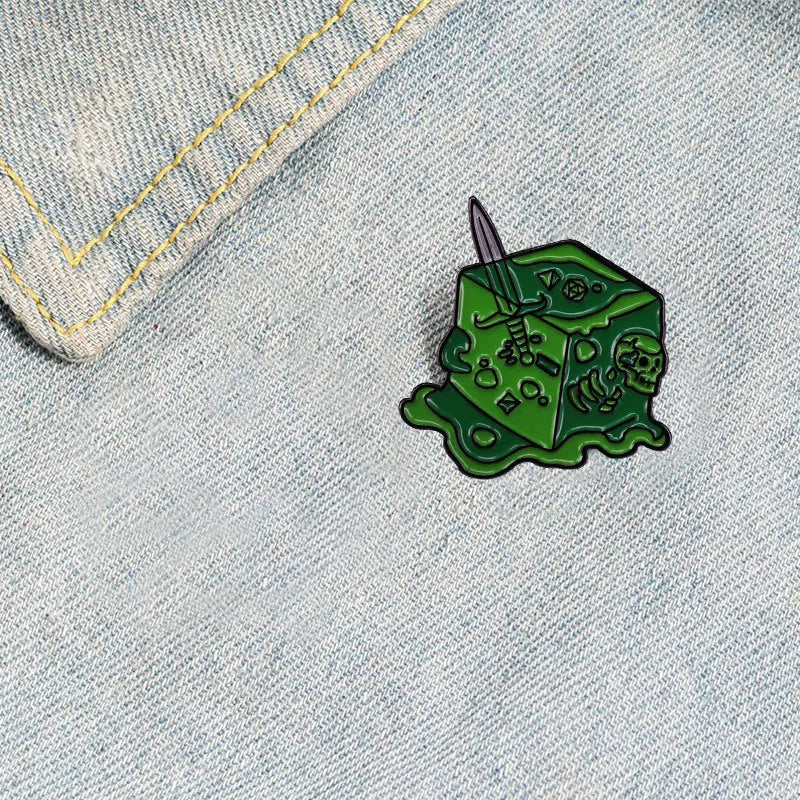 C2985 Dragon on D20 dice Enamel Pin Dungeons Inspired Brooch Dice Game Badge Fashion Jewelry Decorate