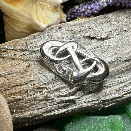 Nadine Modern Celtic Knot Necklace - 18