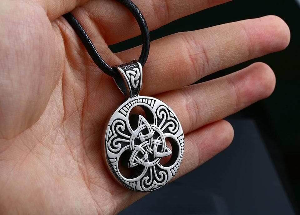 Celtic Triquetra Stainless Steel Pendant Necklace - only pendant / 55 CM / 21.7 INCHES