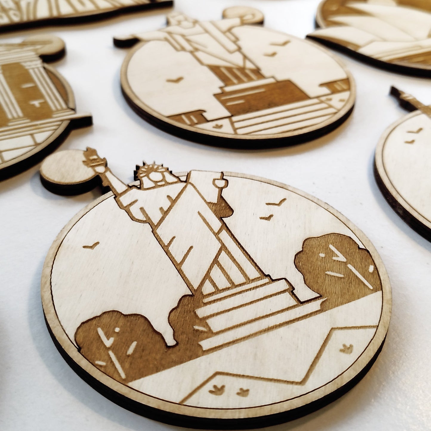 Cities and Monuments Wooden Coasters - Handmade Gift - Housewarming - Wood Kitchenware