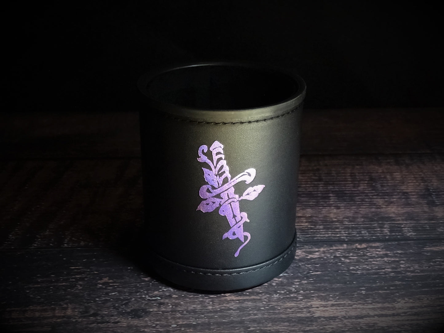 Color Shift Dice Cup - Dagger