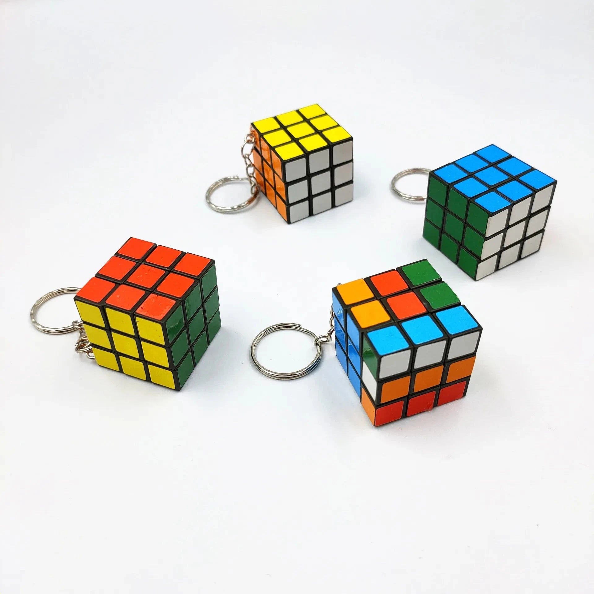 Creative Mini Magic Cube 3x3cm Keychain Funny Hyperbole Puzzle Magic Cube Charms Pendant Key Ring Fashion Jewelry Gift