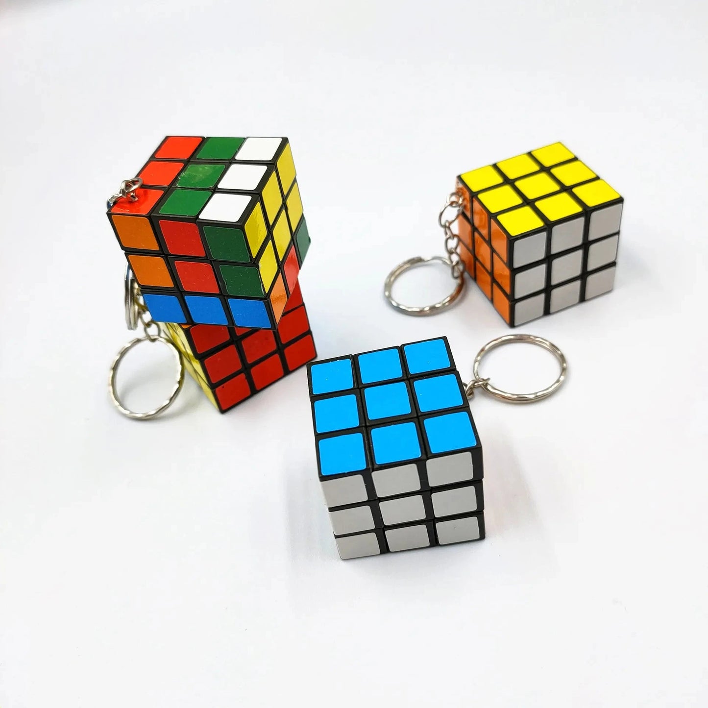 Creative Mini Magic Cube 3x3cm Keychain Funny Hyperbole Puzzle Magic Cube Charms Pendant Key Ring Fashion Jewelry Gift