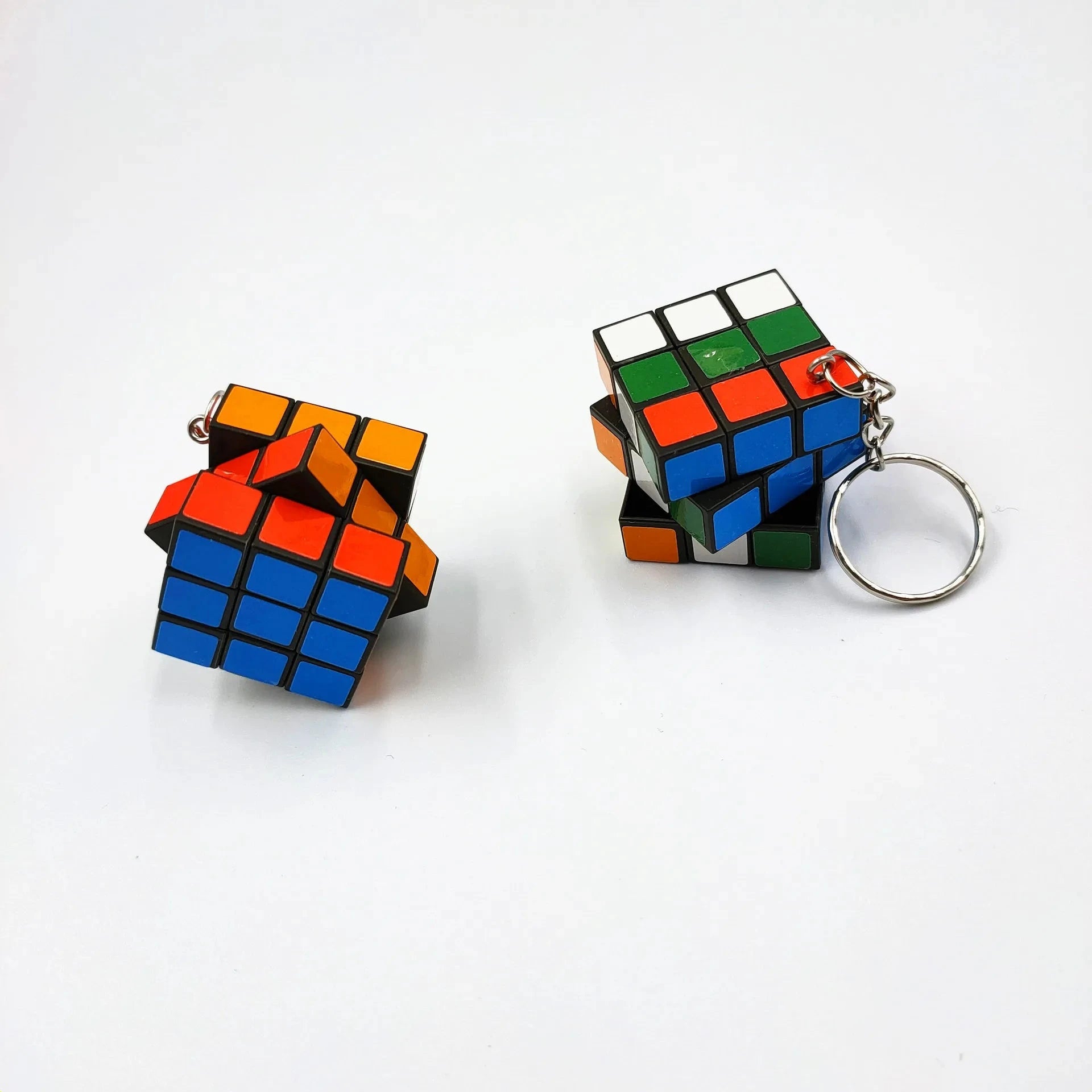 Creative Mini Magic Cube 3x3cm Keychain Funny Hyperbole Puzzle Magic Cube Charms Pendant Key Ring Fashion Jewelry Gift