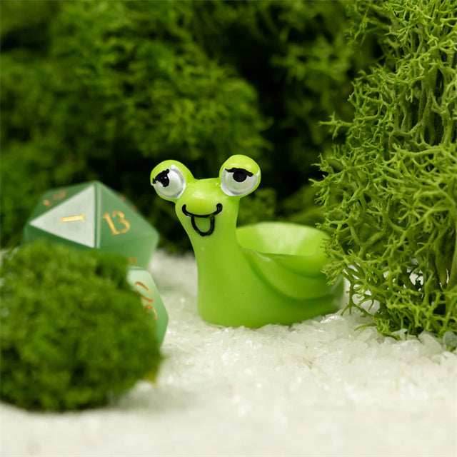 Green Snail d20 Stand: Small Plastic Novelty Item for Dice Lovers Desks - 