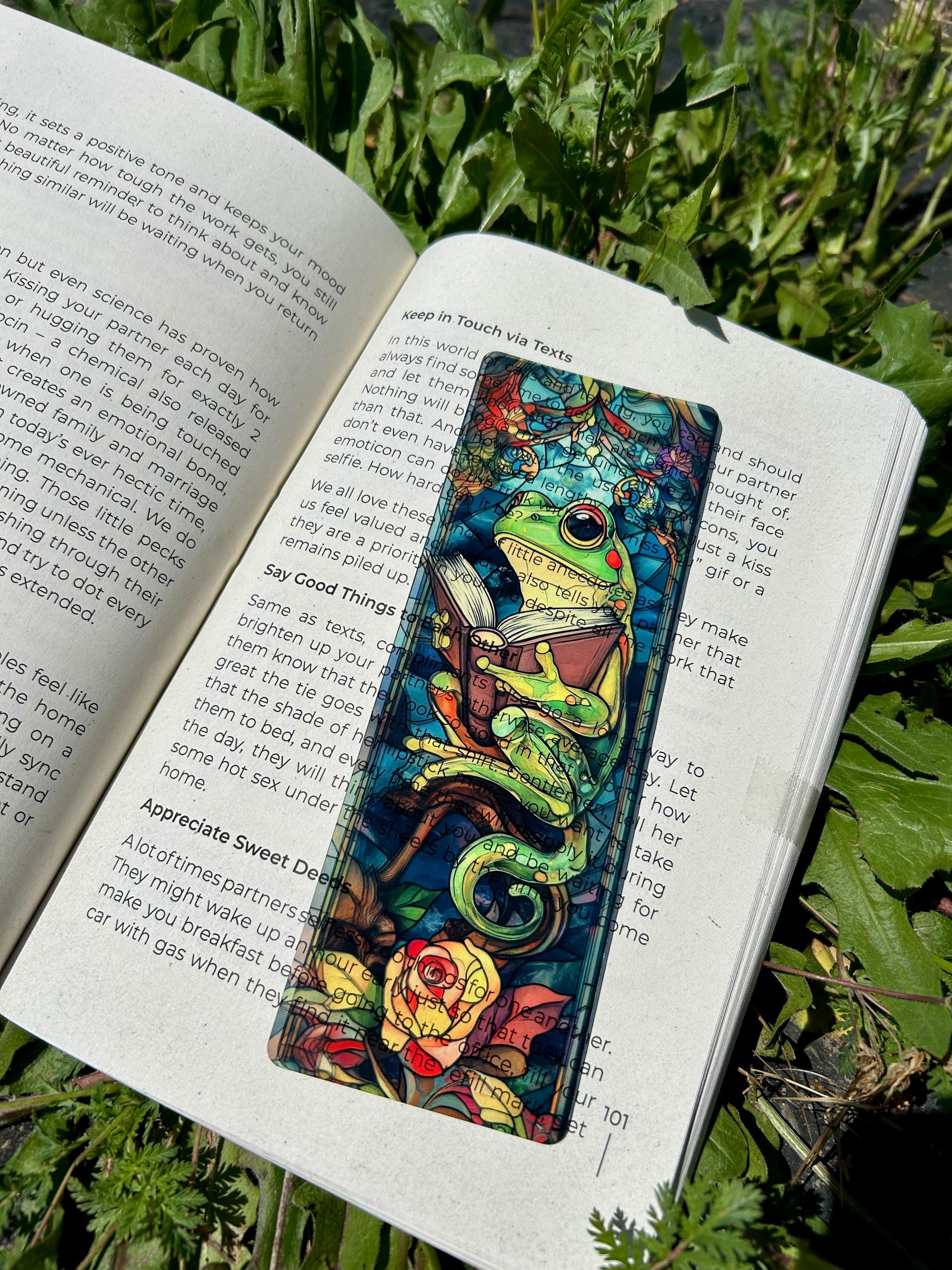 Librarian Frog Bookmark - Whimsical Bookish Frog, Cute Reading Toad, Cottagecore Aesthetic, Unique Gift for Book Lovers & Bibliophiles