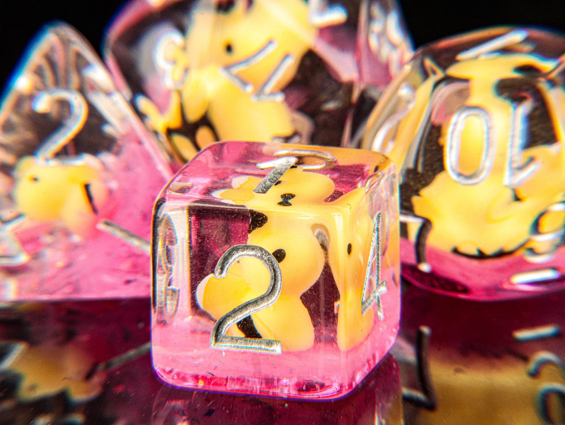 DnD Bumble Bee Resin Dice, Animal Inclusion Dice for D&D, RPG Game Dice for Dungeons and Dragons, Polyhedral Dice Set