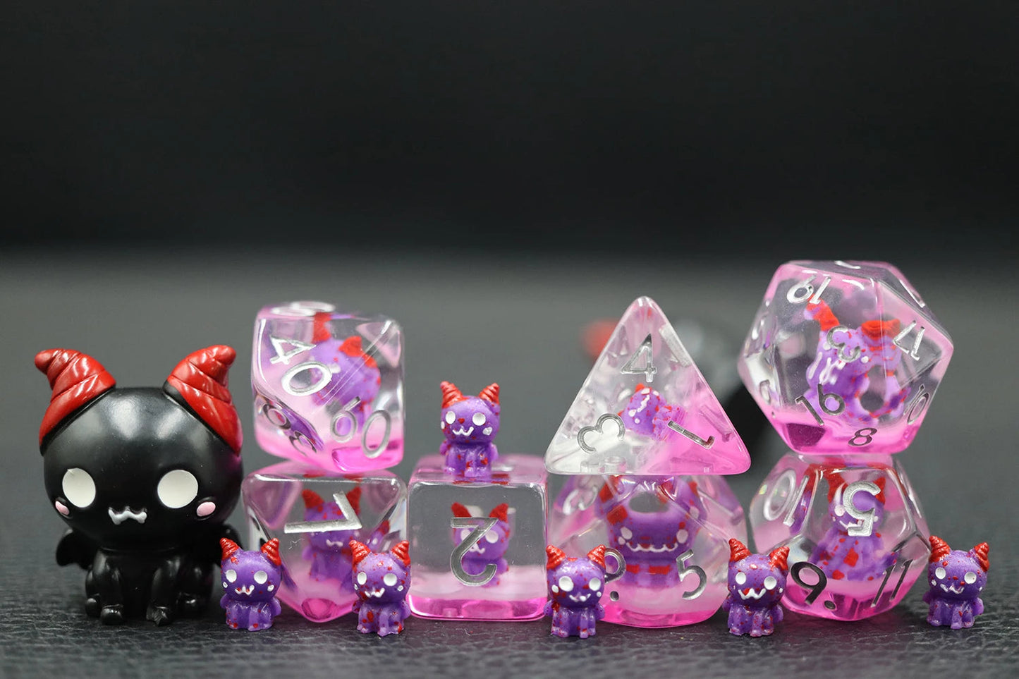 DND Polyhedral rpg 7pcs set resin transparent animal inclusion dice