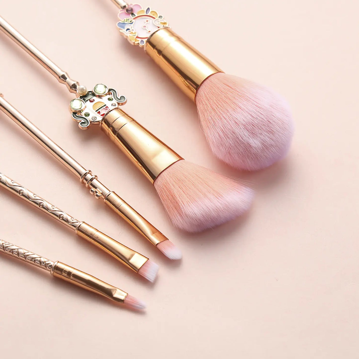 Makeup Tool Set with Alice Brushes for Blush and Eyeshadow