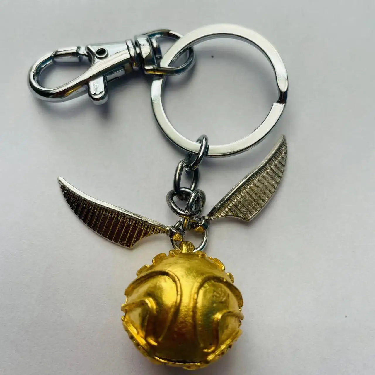 Golden Ball Shape Pendant Keychain Cat Toy Ball Key Ring Halloween Christmas Birthday Gift Medieval Round Shape Pendant Keyrings