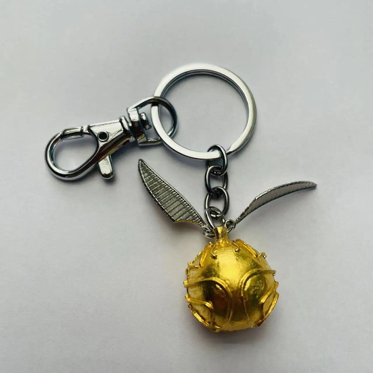 Golden Ball Shape Pendant Keychain Cat Toy Ball Key Ring Halloween Christmas Birthday Gift Medieval Round Shape Pendant Keyrings