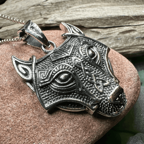 Viking Wolf Necklace - 18