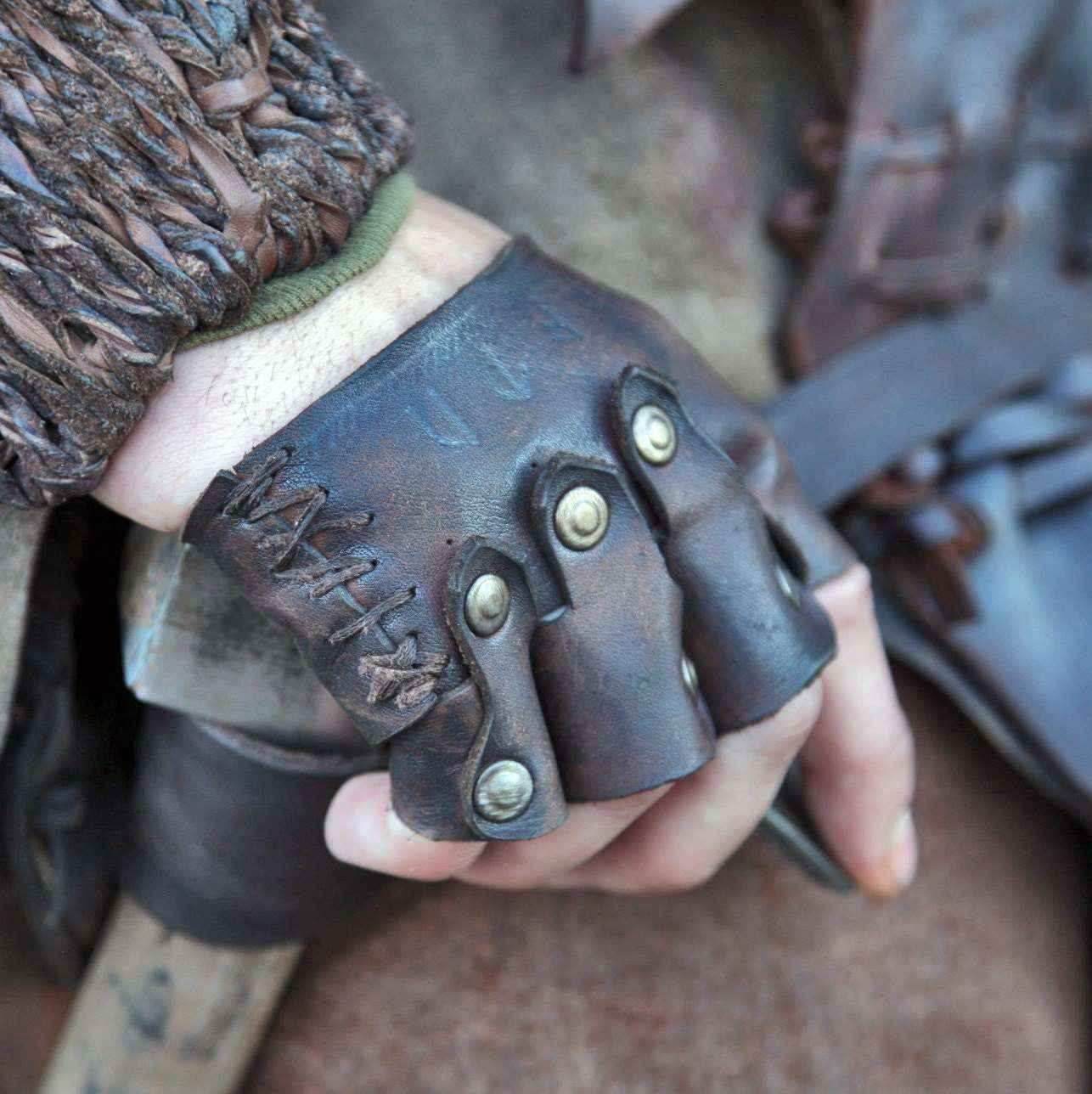 Floki battle leather glove - one right-hand glove / Brown (as on photo)