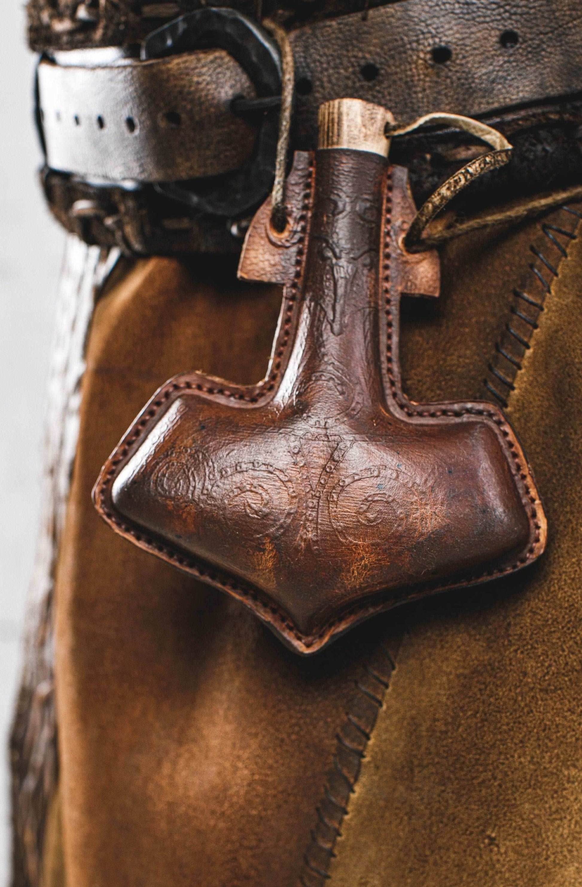 Celtic leather flask embossed - 