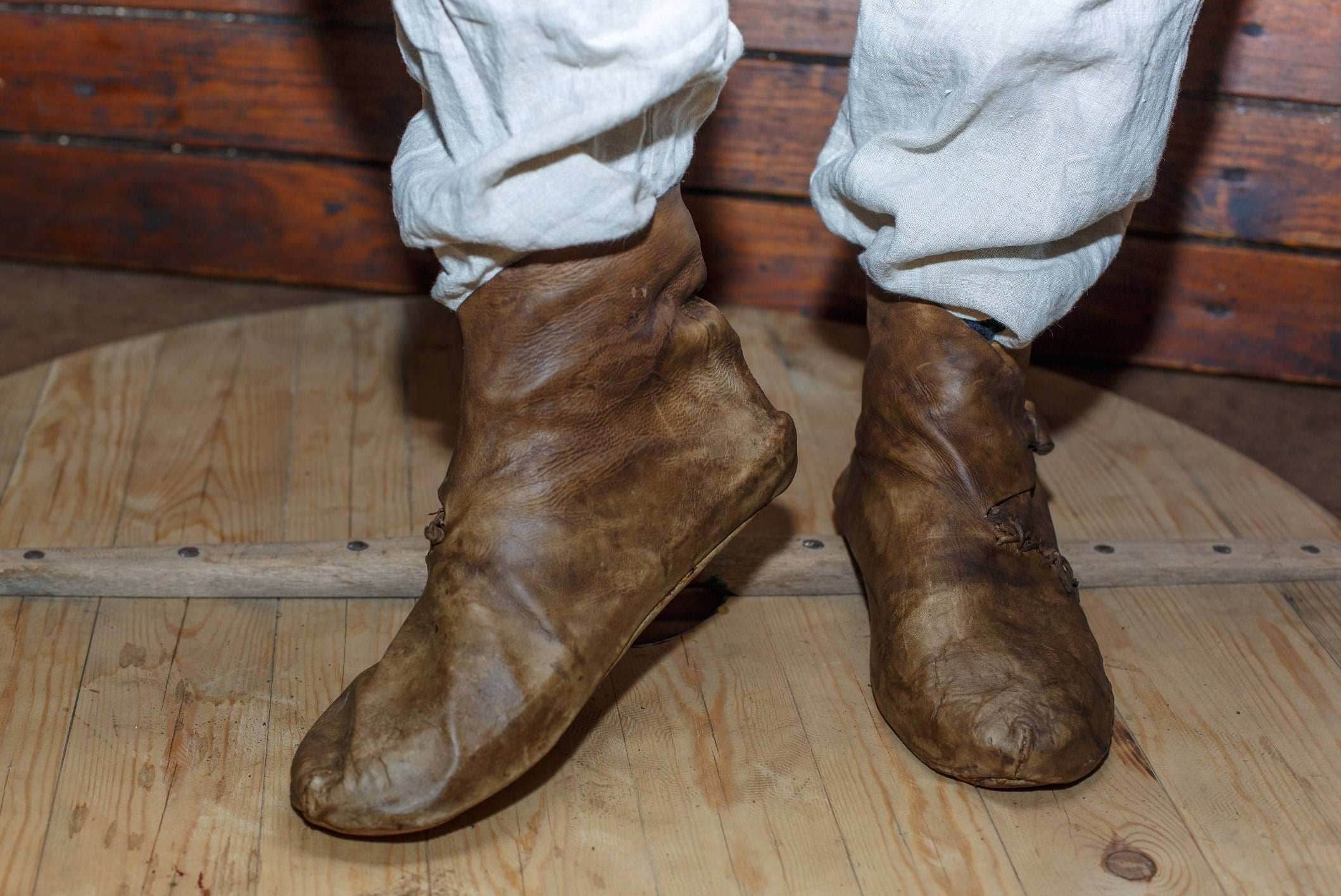 Medieval leather boots with soft sole - Beige (pictured) / 5
