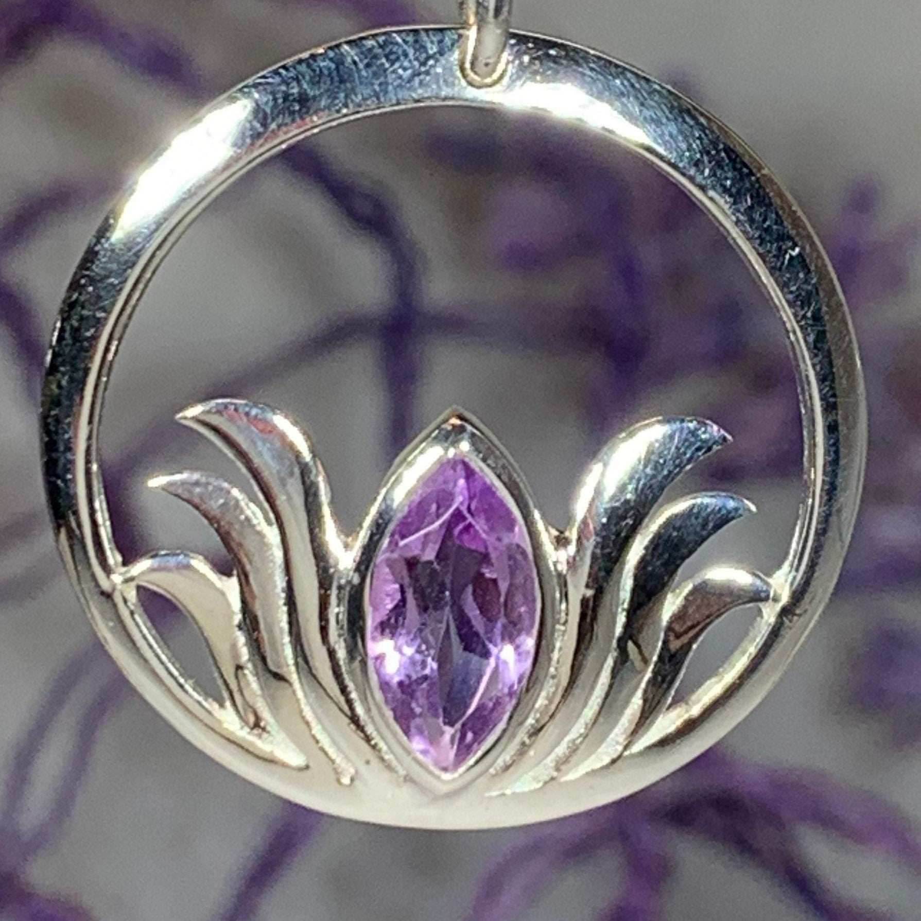 Lotus Amethyst Necklace - 18