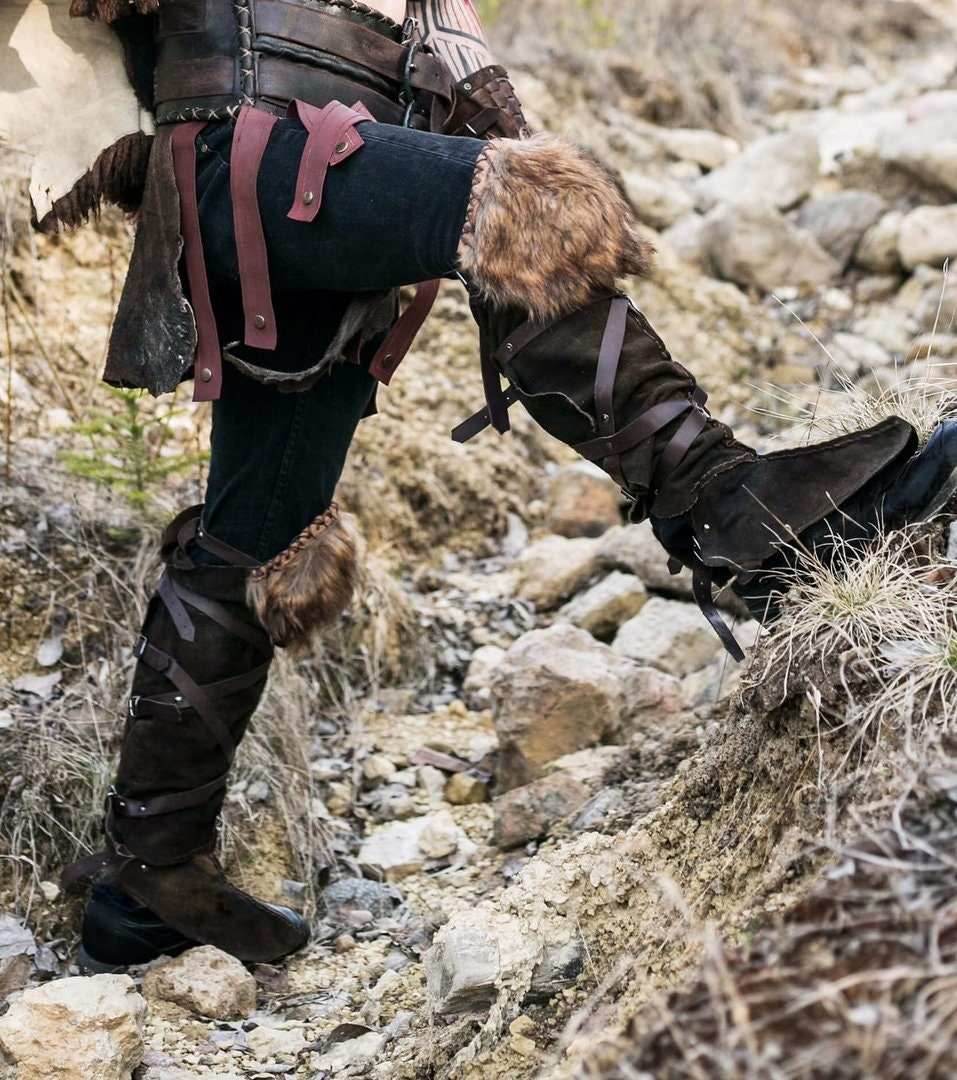 Medieval greaves with fur - 5