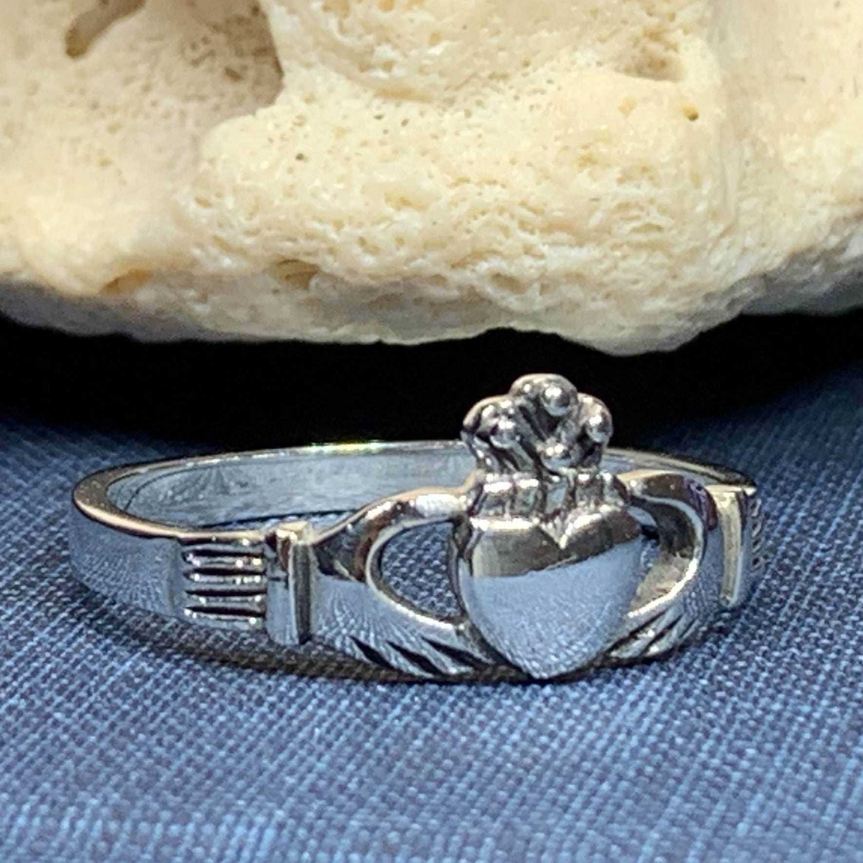 Carrigeen Claddagh Ring - 4