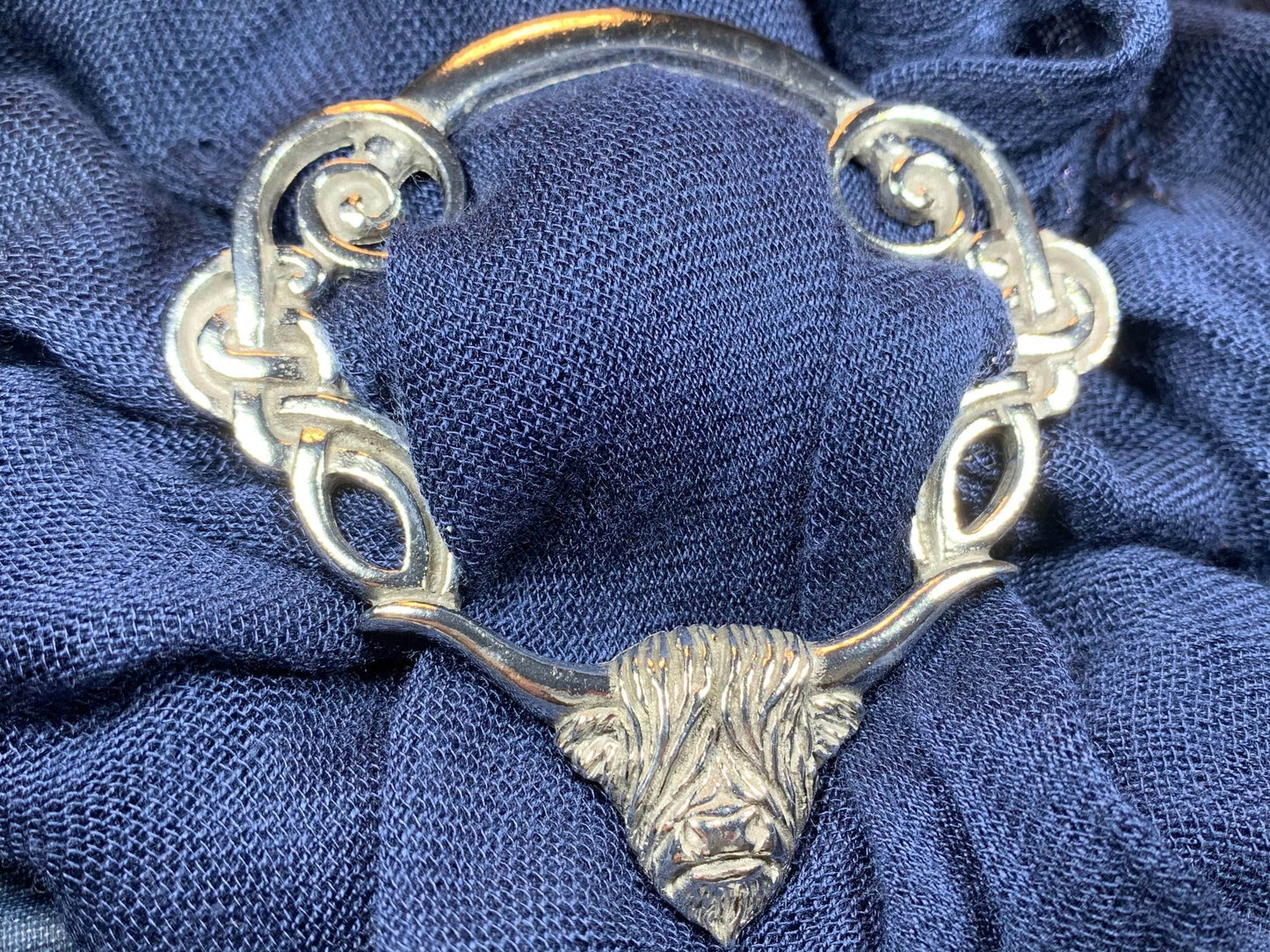 Pewter Scotland Highland Cow Scarf Ring - 