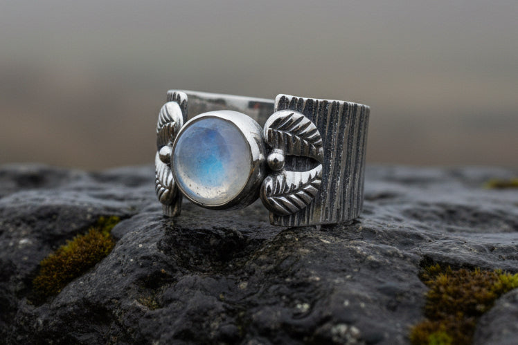 Colm Celtic Leaf Ring