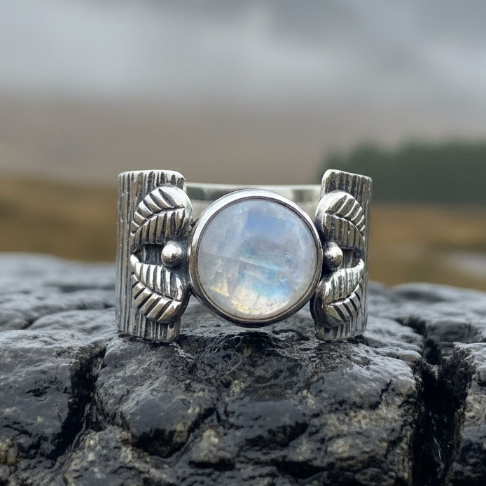 Colm Celtic Leaf Ring