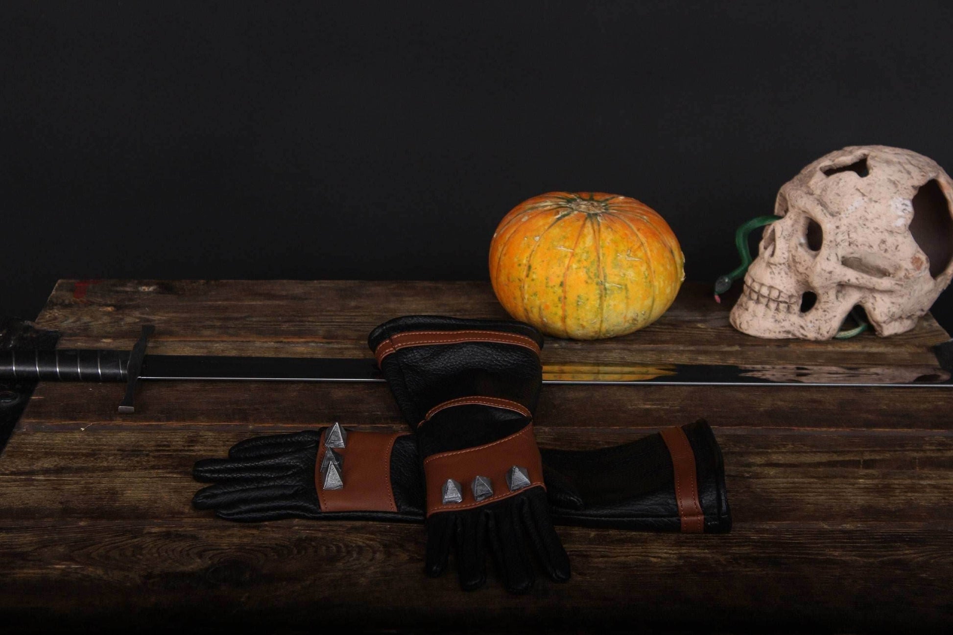 Witcher leather gloves - one right-hand glove / Brown (as on photo)
