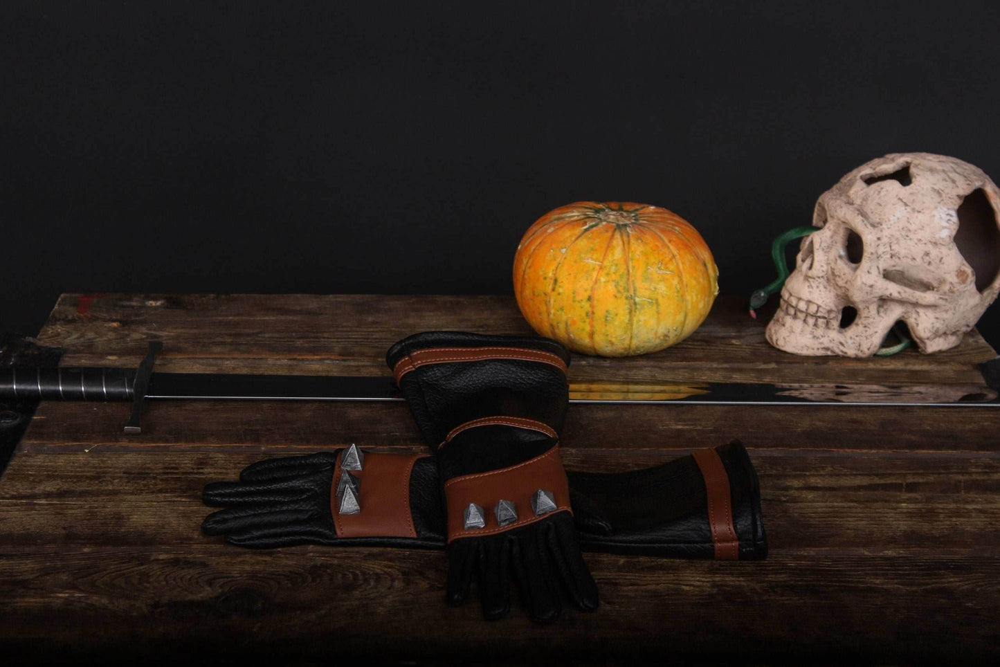 Witcher Leather Gloves (Witcher s2) - one right-hand glove / Brown (as on photo)