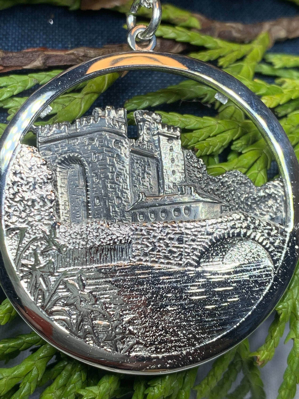 Celtic Bunratty Castle Necklace - 18